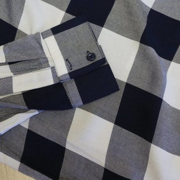 Jak & Rae plaid tunic with grommet pocket small - Picture 7 of 8